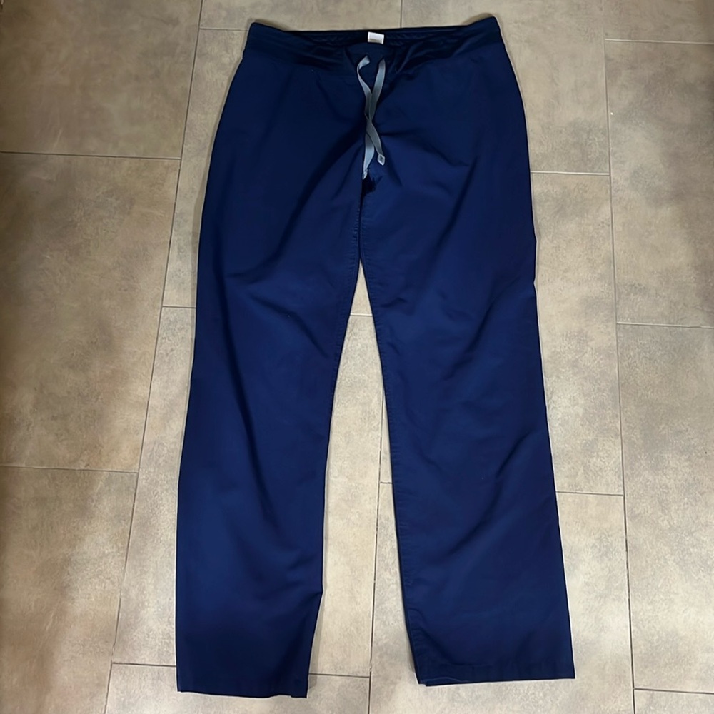 Figs Livingston Basic Scrub Pants - size (M)